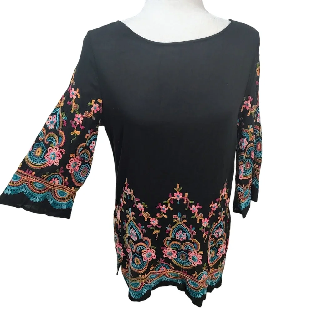 Karen Kane Black Embroidered Tunic Floral Top 3/4 Sleeve Made In USA Size M - Picture 4 of 11
